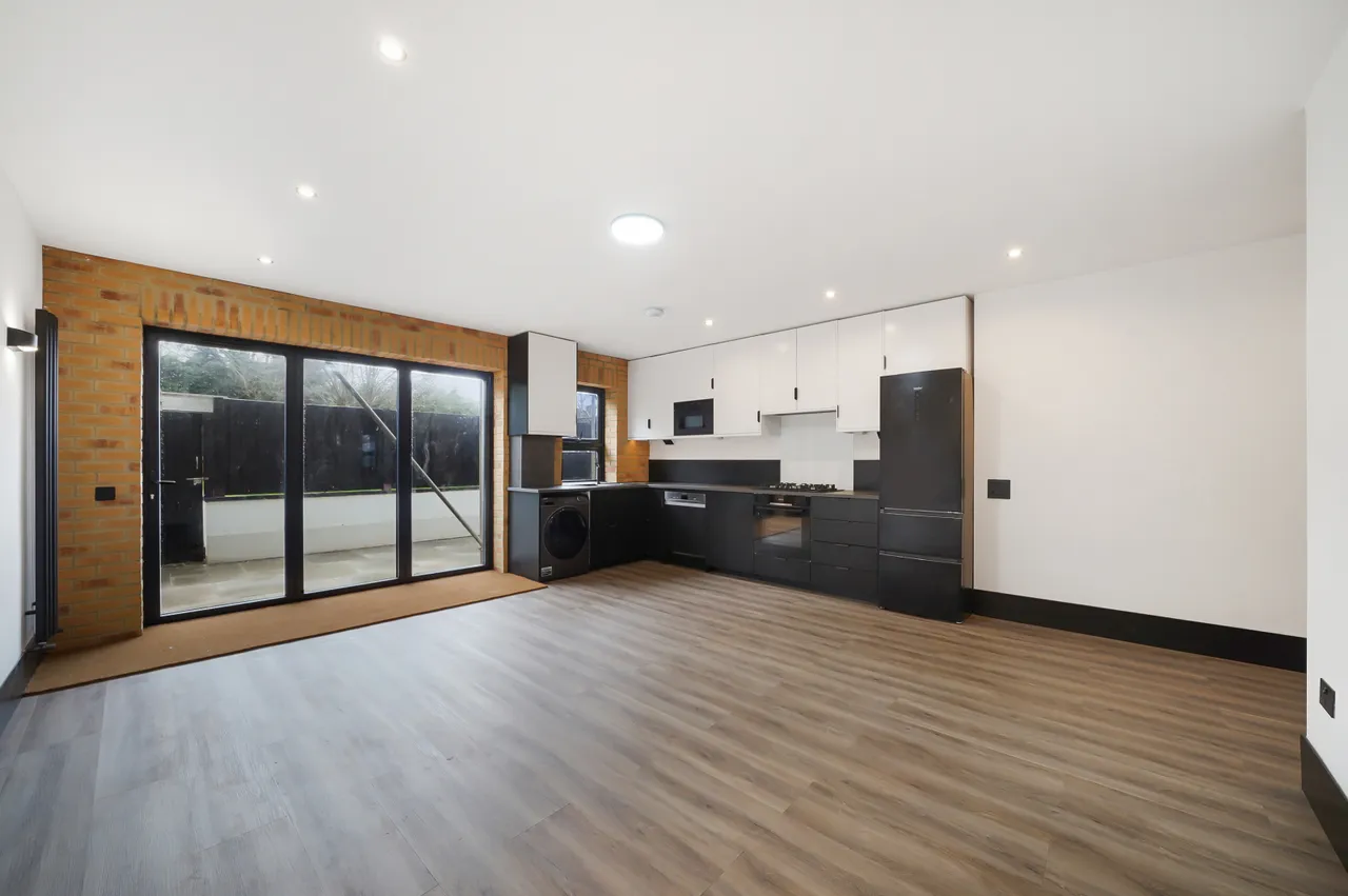 38 Fir Tree Road, SM71NG, photo 5