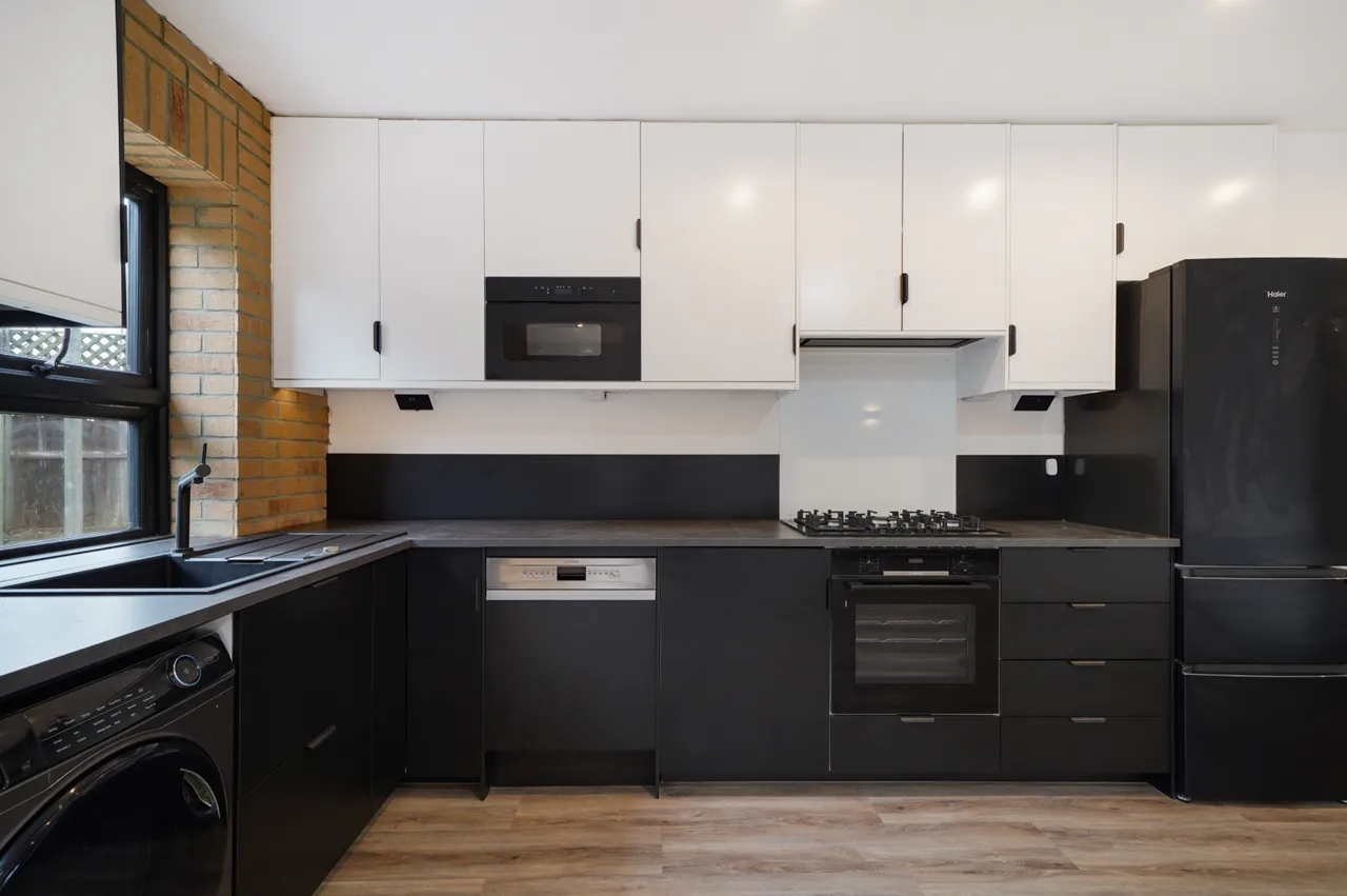 38 Fir Tree Road, SM71NG, photo 6