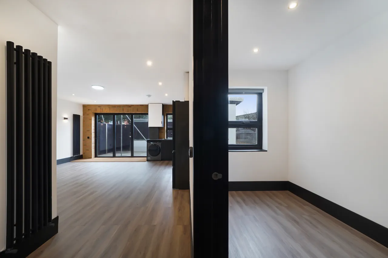 38 Fir Tree Road, SM71NG, photo 15