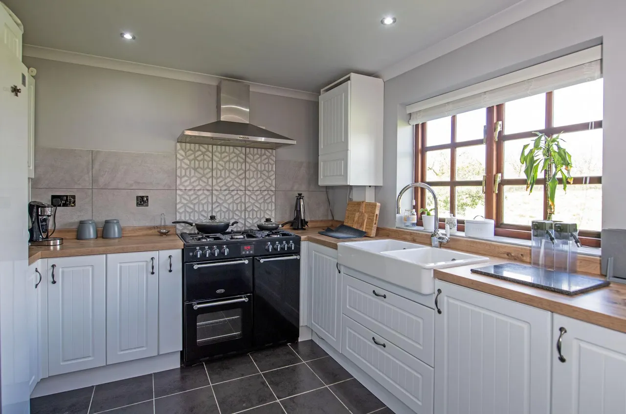 Heol Ddu Farm, Cefneithin, photo 24