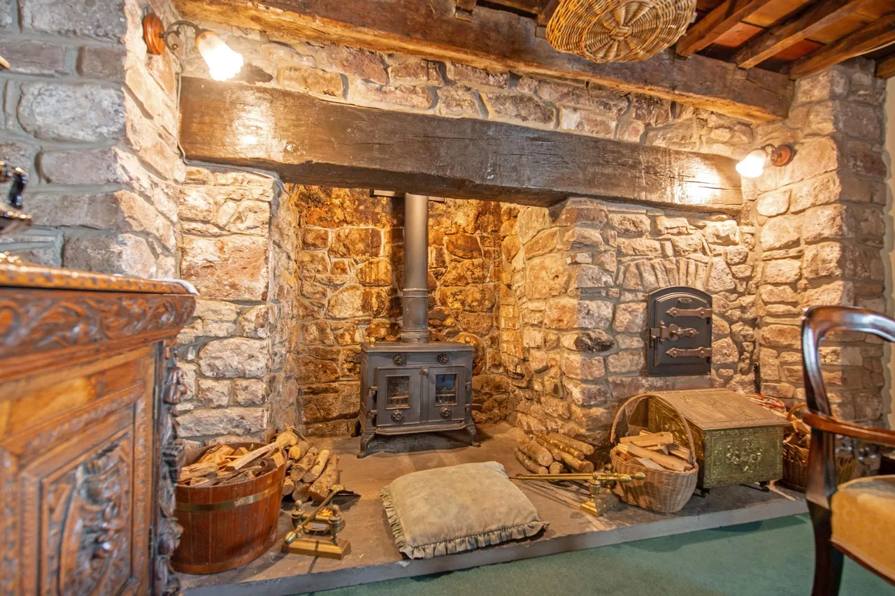 Heol Ddu Farm, Cefneithin, photo 12