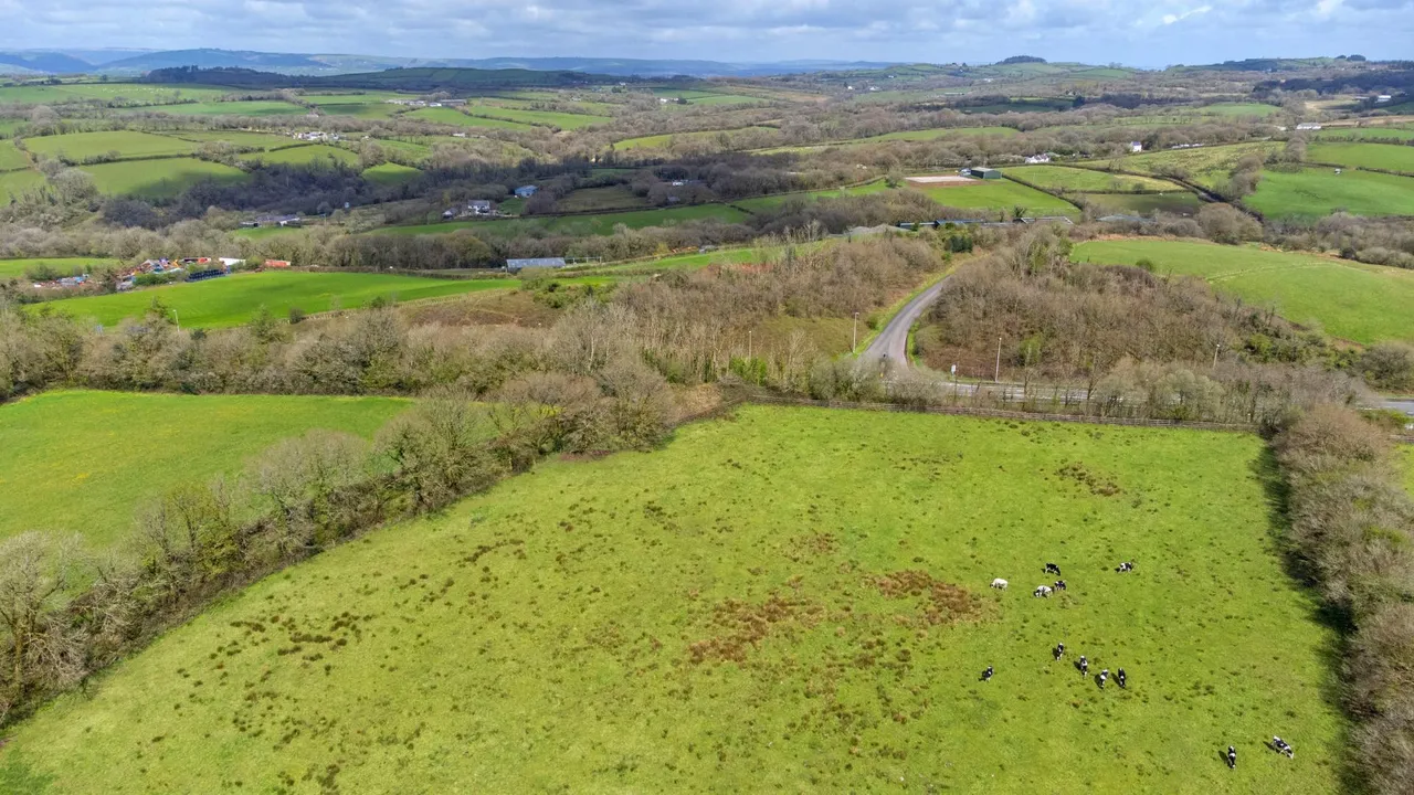 Heol Ddu Farm, Cefneithin, photo 32