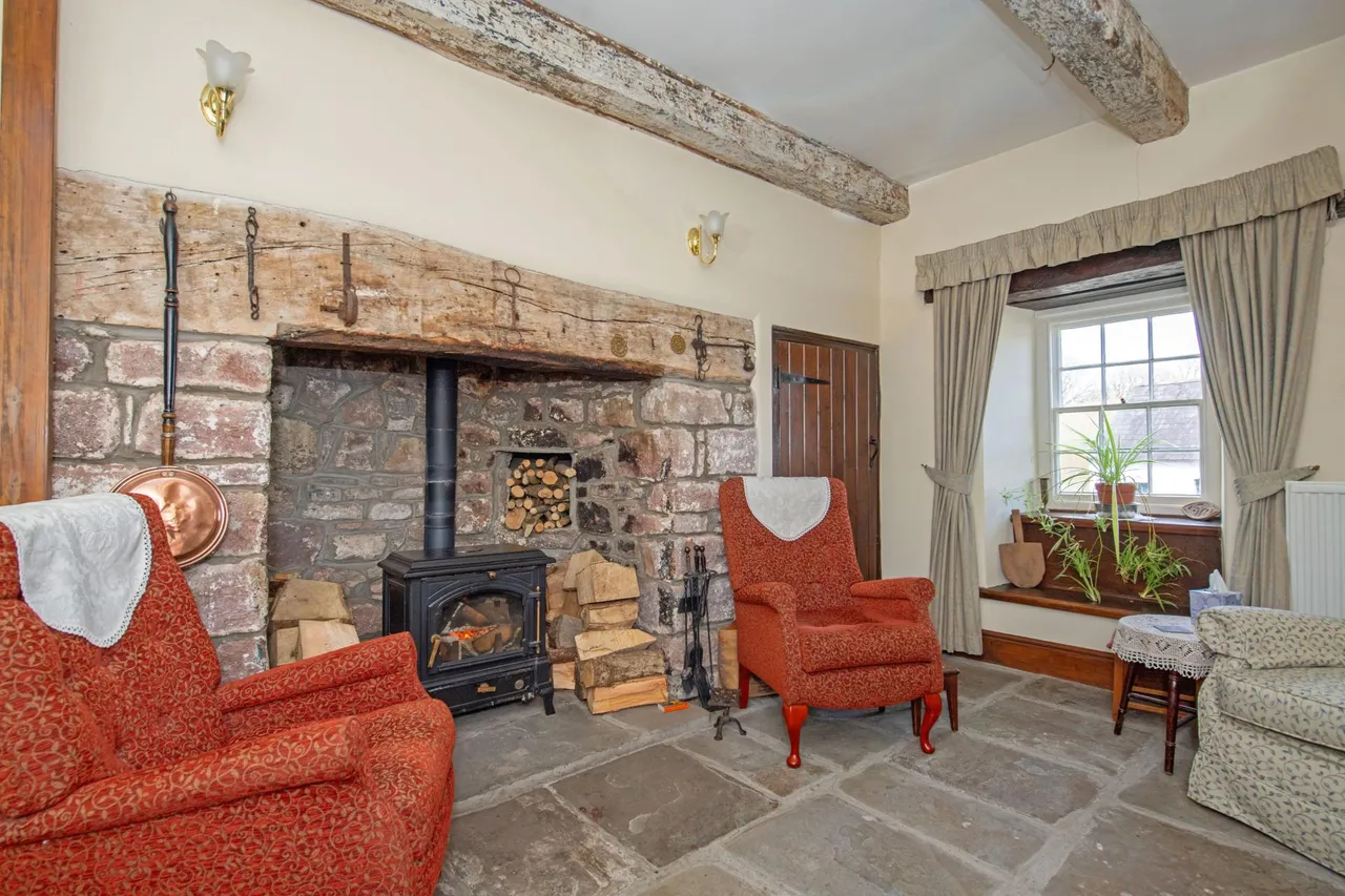 Heol Ddu Farm, Cefneithin, photo 4