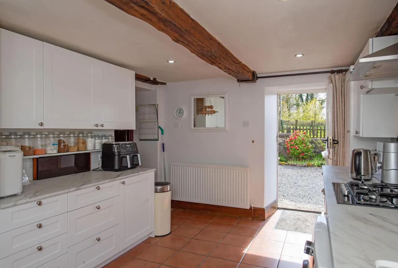 Heol Ddu Farm, Cefneithin, photo 8