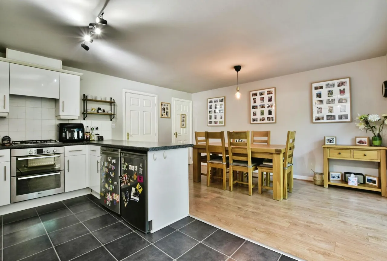 Maryport Drive, Altrincham, WA15, photo 7