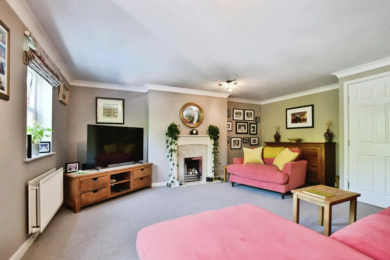 Maryport Drive, Altrincham, WA15, photo 9