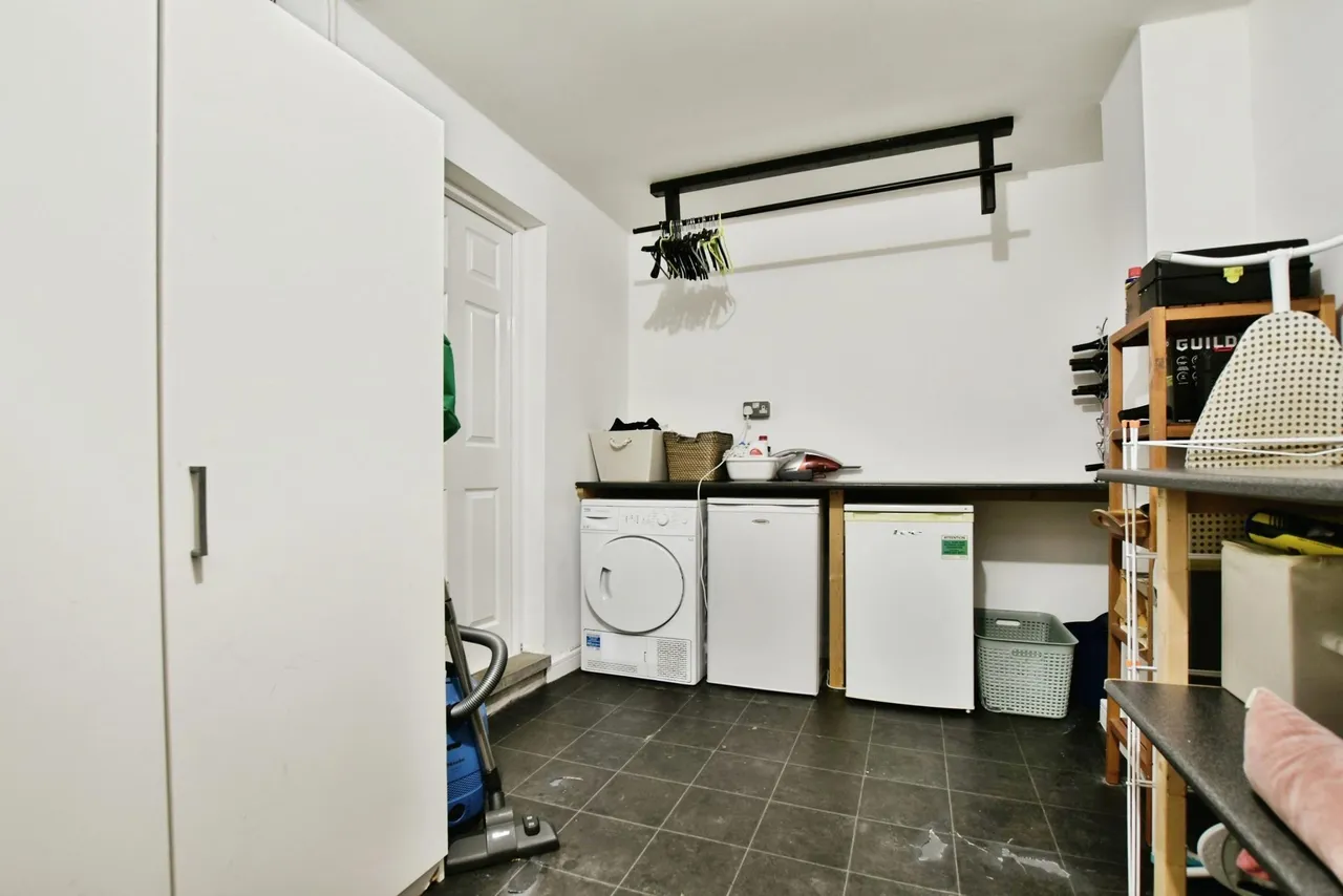 Maryport Drive, Altrincham, WA15, photo 12