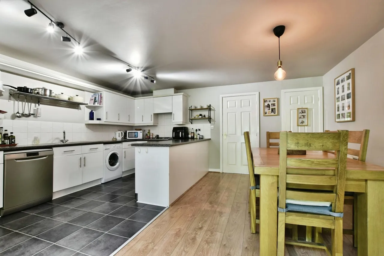 Maryport Drive, Altrincham, WA15, photo 3