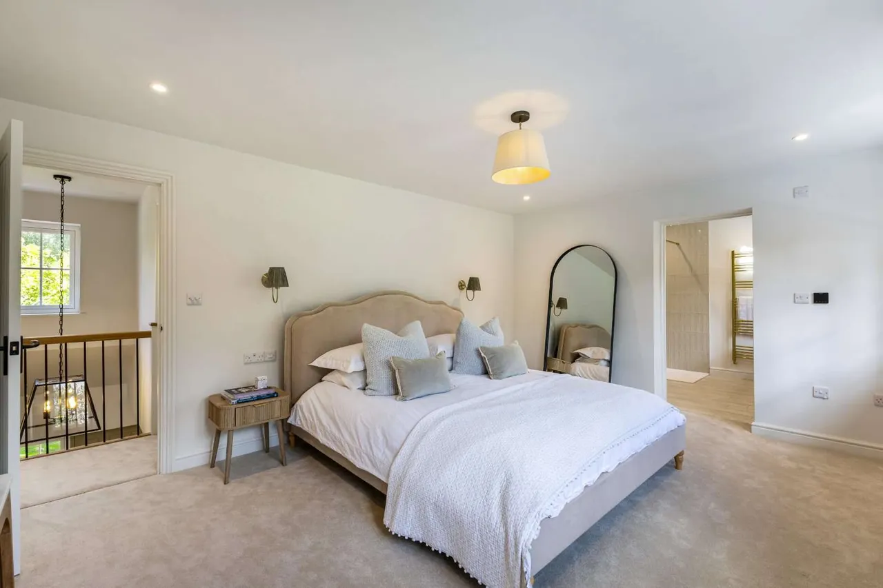 Stream Farm Close, Lower Bourne, GU10, photo 9