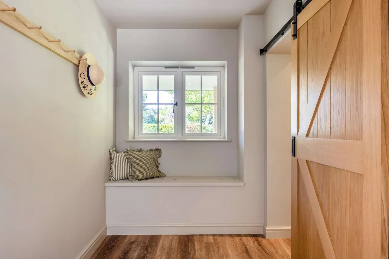 Stream Farm Close, Lower Bourne, GU10, photo 8