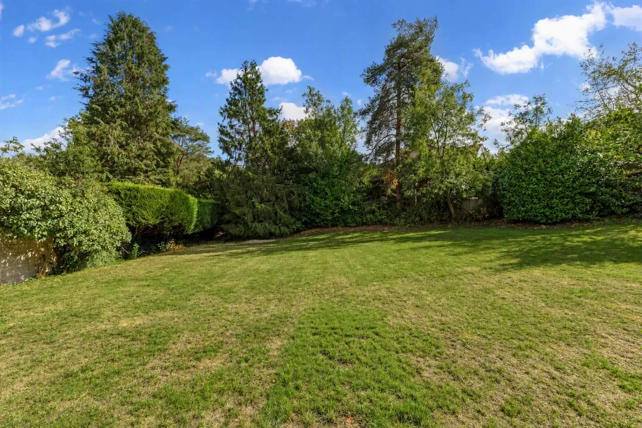 Stream Farm Close, Lower Bourne, GU10, photo 17