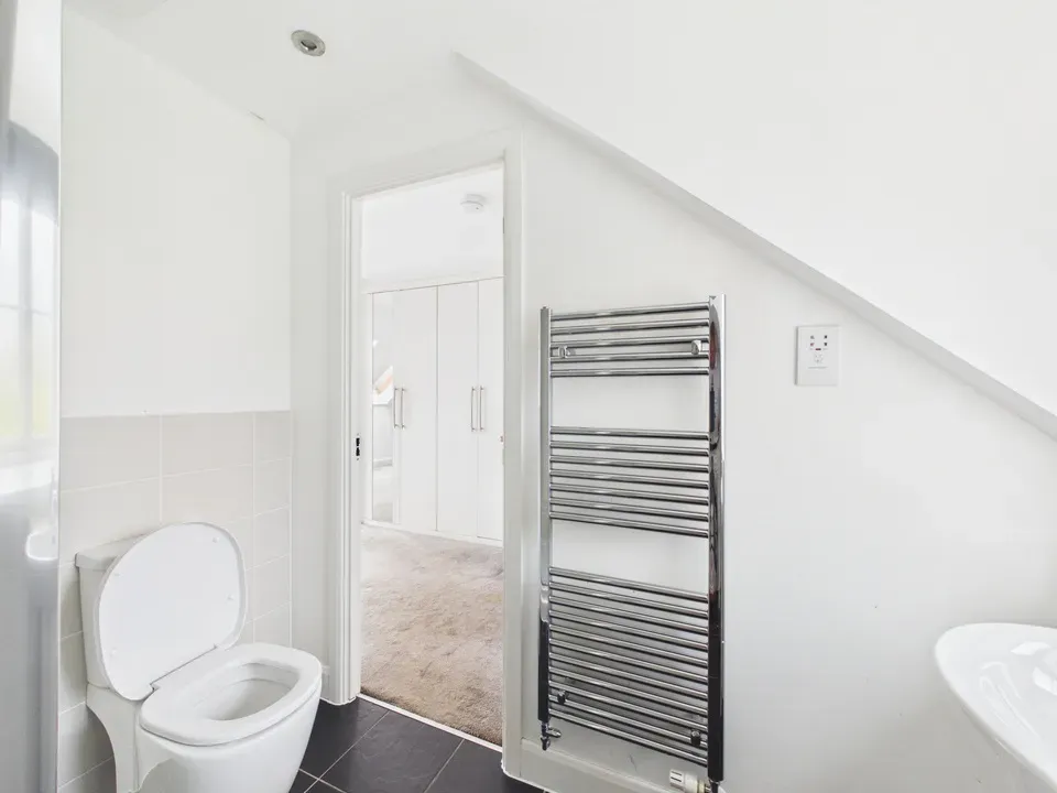 Staples Close, Broadbridge Heath, photo 15