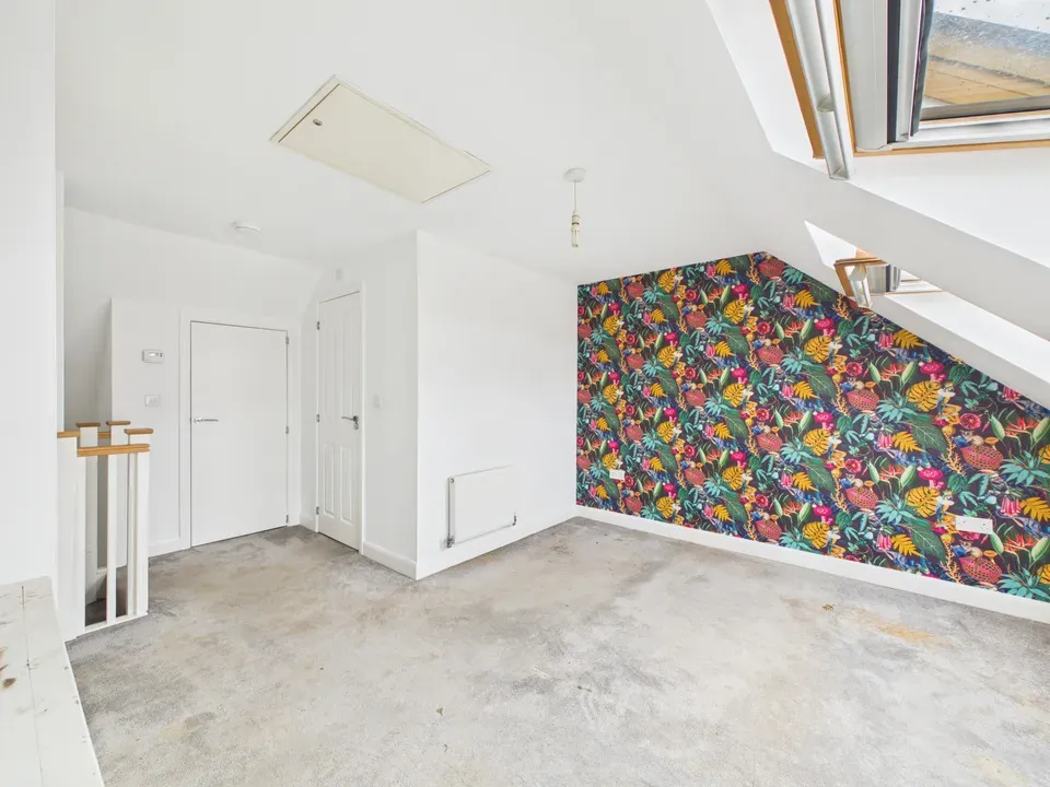 Staples Close, Broadbridge Heath, photo 6