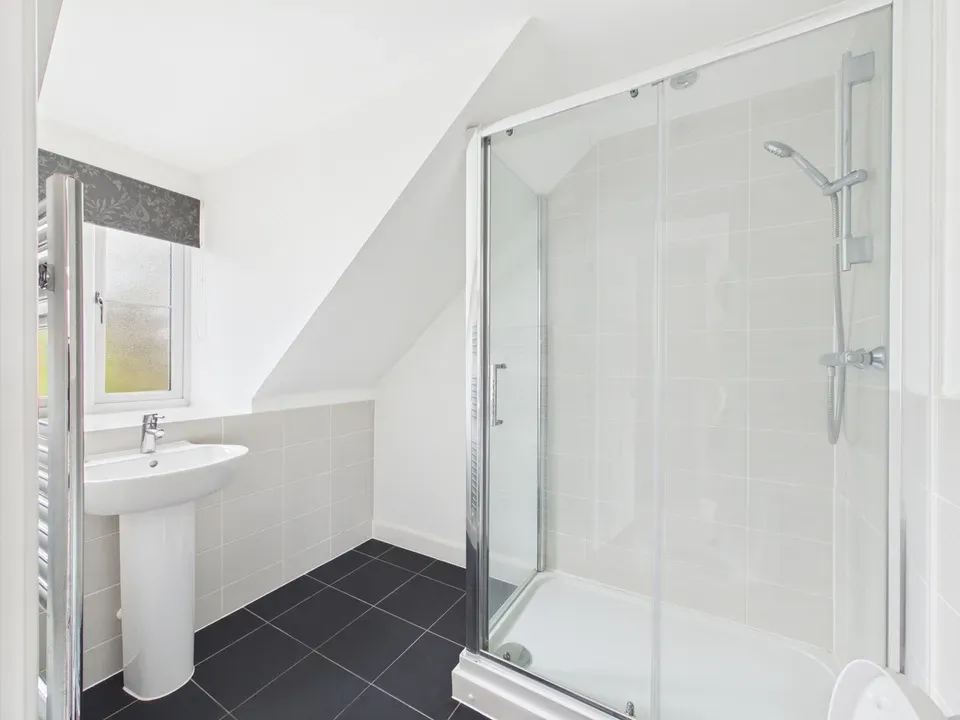 Staples Close, Broadbridge Heath, photo 7