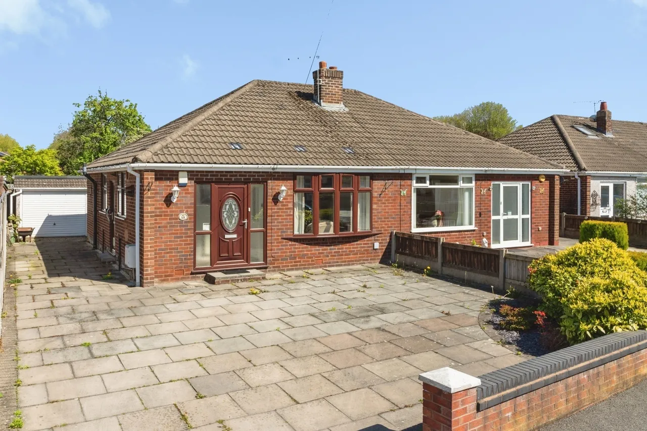 2 bed house for sale — Bromley Close, Fearnhead, Warrington, Cheshire, WA2