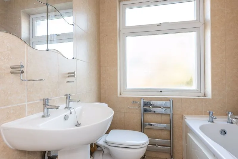 Fairfax Close, Walton-On-Thames KT12 2AJ, photo 9