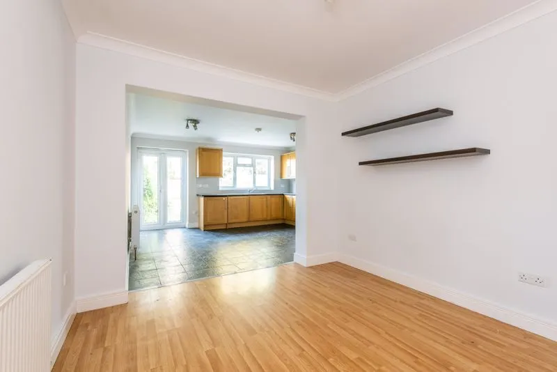 Fairfax Close, Walton-On-Thames KT12 2AJ, photo 5