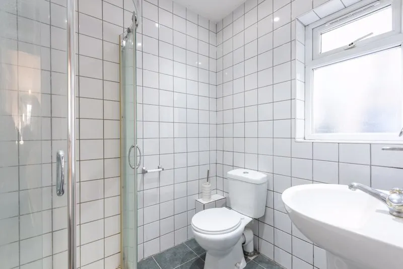Fairfax Close, Walton-On-Thames KT12 2AJ, photo 8