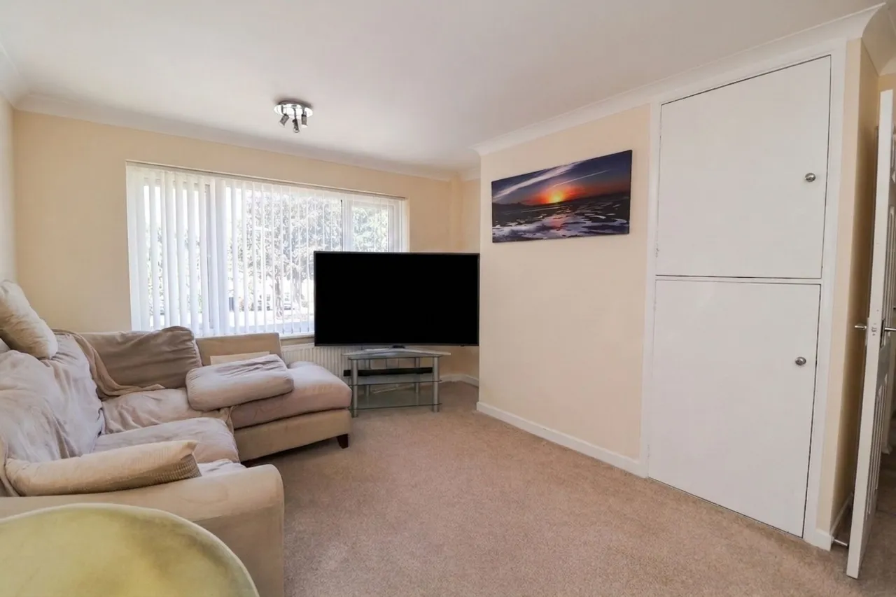 York Place, Shireoaks, S81, photo 6