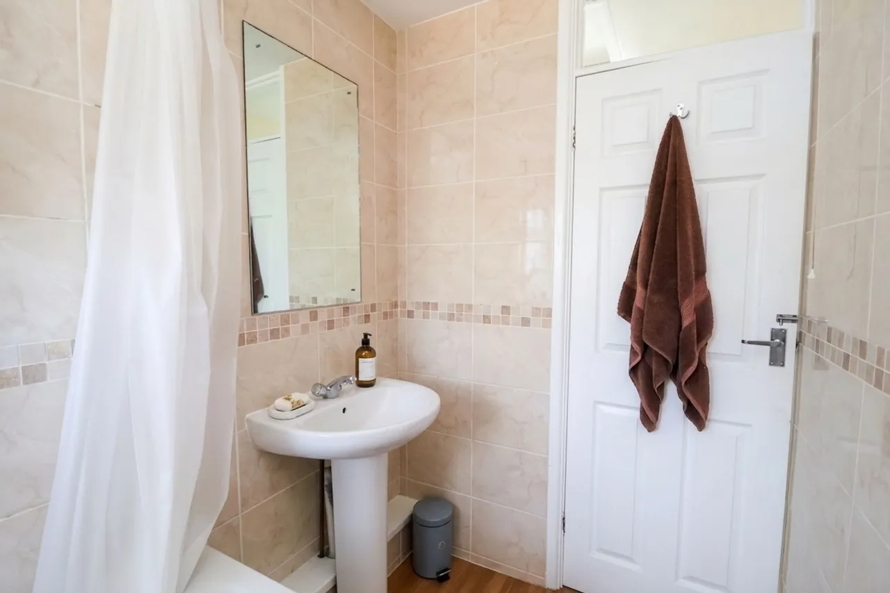York Place, Shireoaks, S81, photo 9