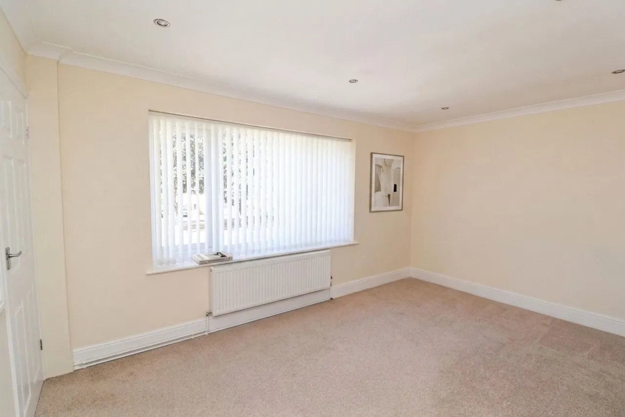 York Place, Shireoaks, S81, photo 7