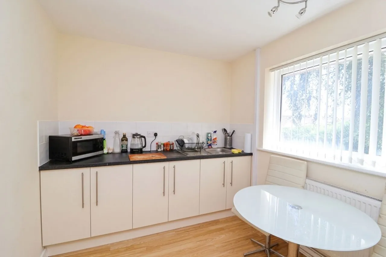 York Place, Shireoaks, S81, photo 5