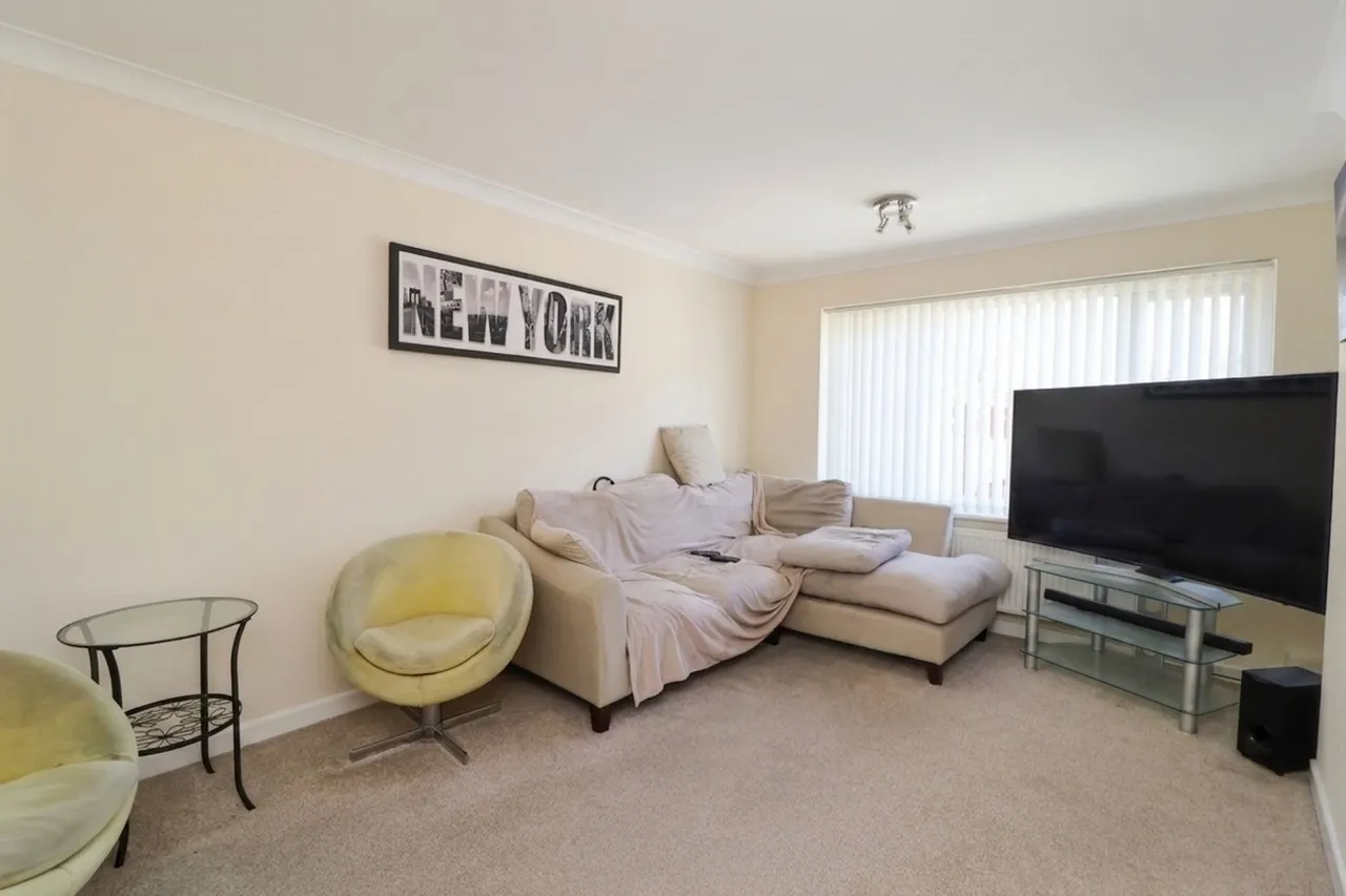 York Place, Shireoaks, S81, photo 3