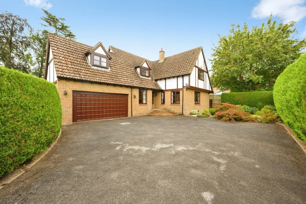 Sycamore Close, Fetcham, KT22, photo 7