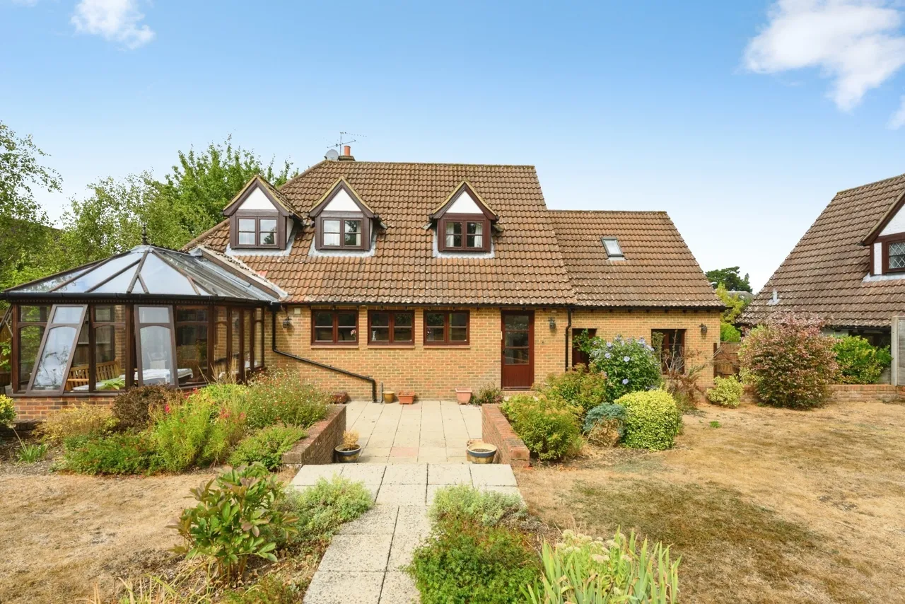 5 bed house for sale, Sycamore Close, Fetcham, KT22