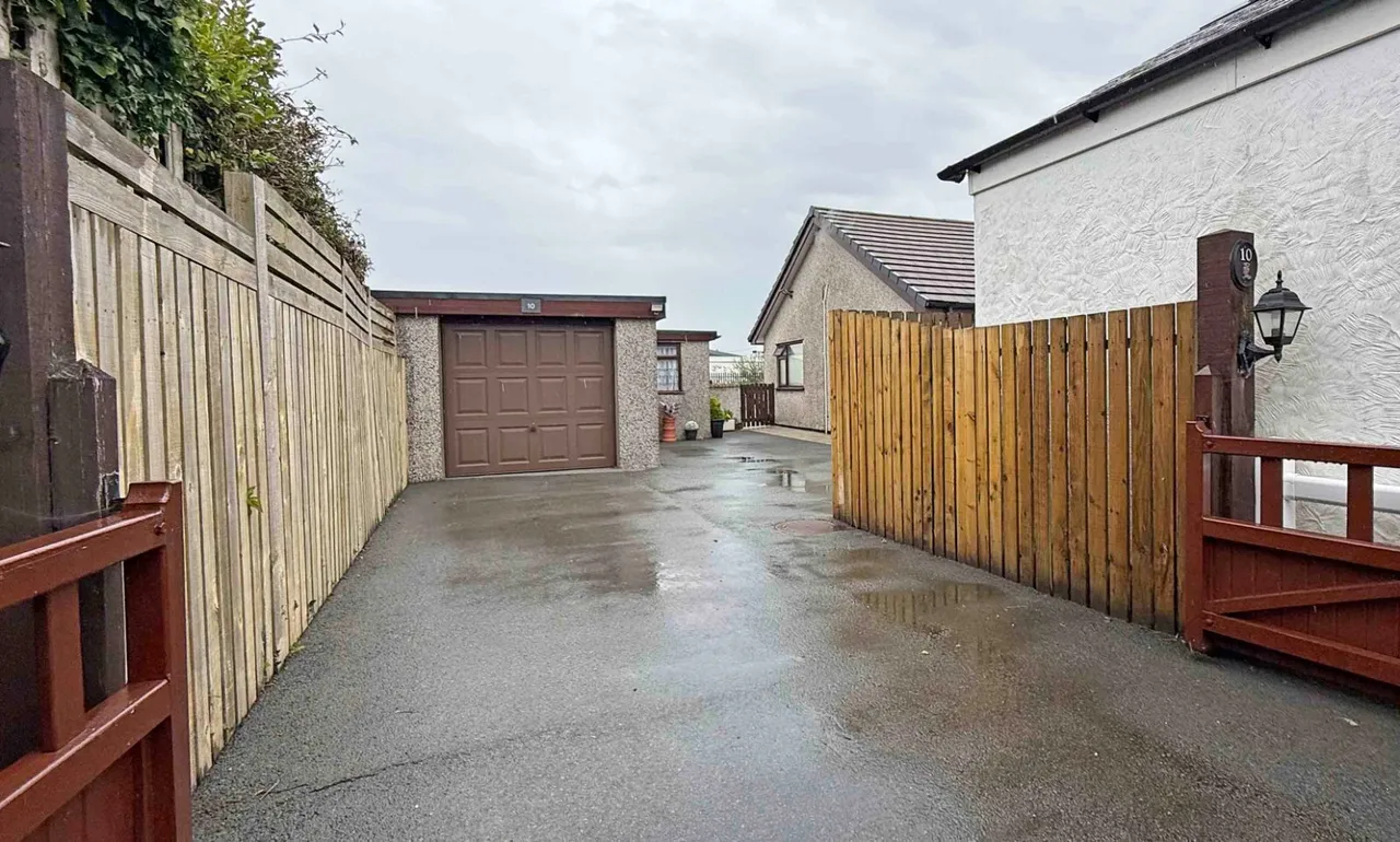 Swn Yr Engan, Gaerwen, LL60, photo 13