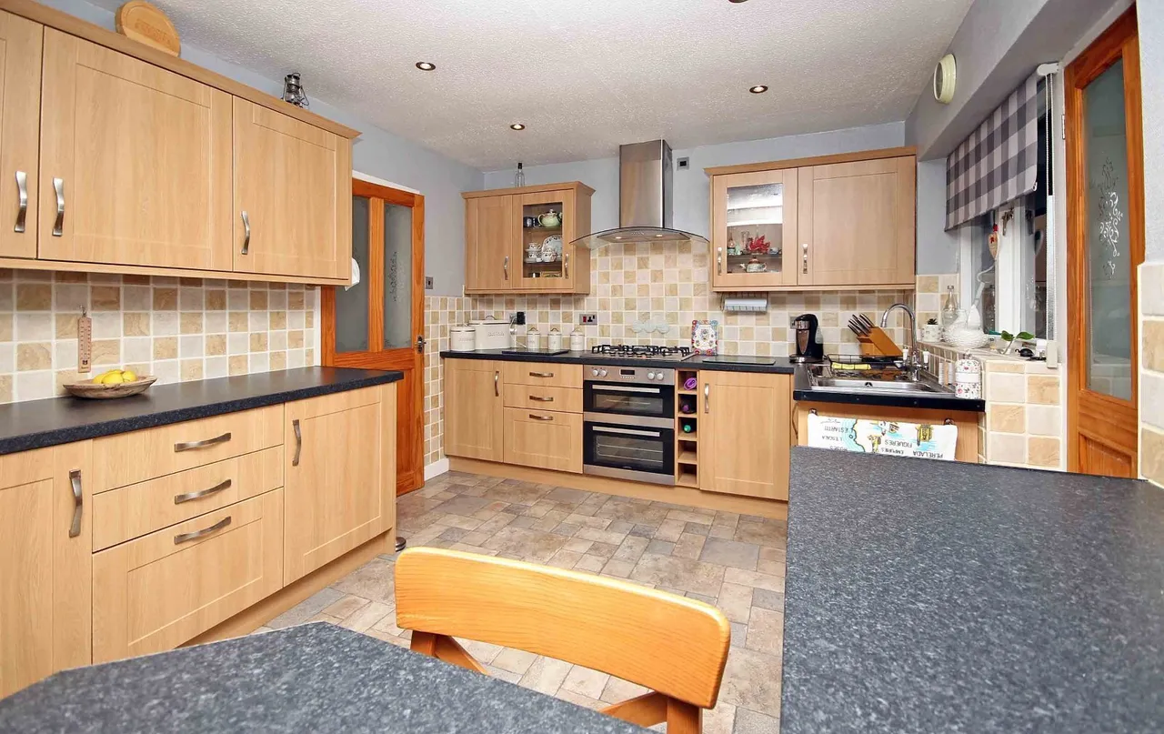 Swn Yr Engan, Gaerwen, LL60, photo 4