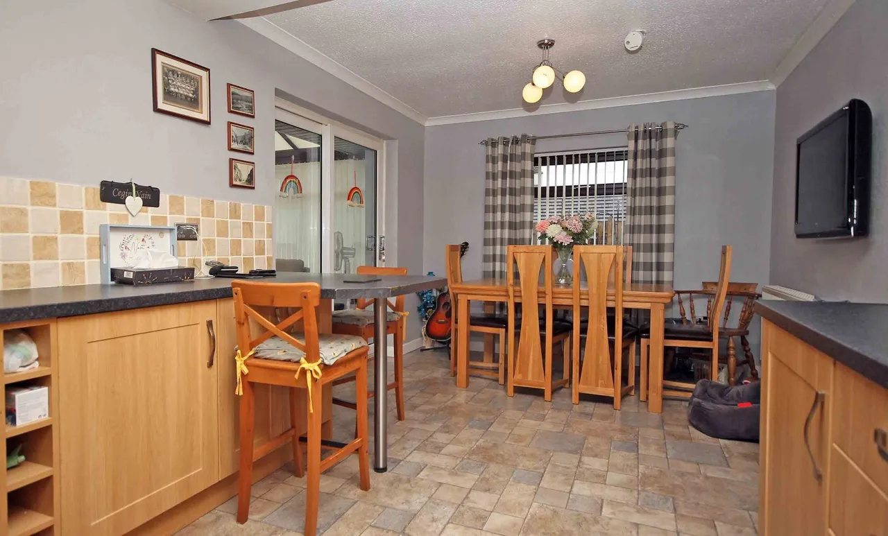 Swn Yr Engan, Gaerwen, LL60, photo 5