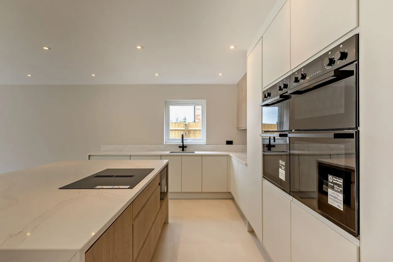 Driftwood, Walford Heath, Shrewsbury, Shropshire, SY4 2HT, photo 8