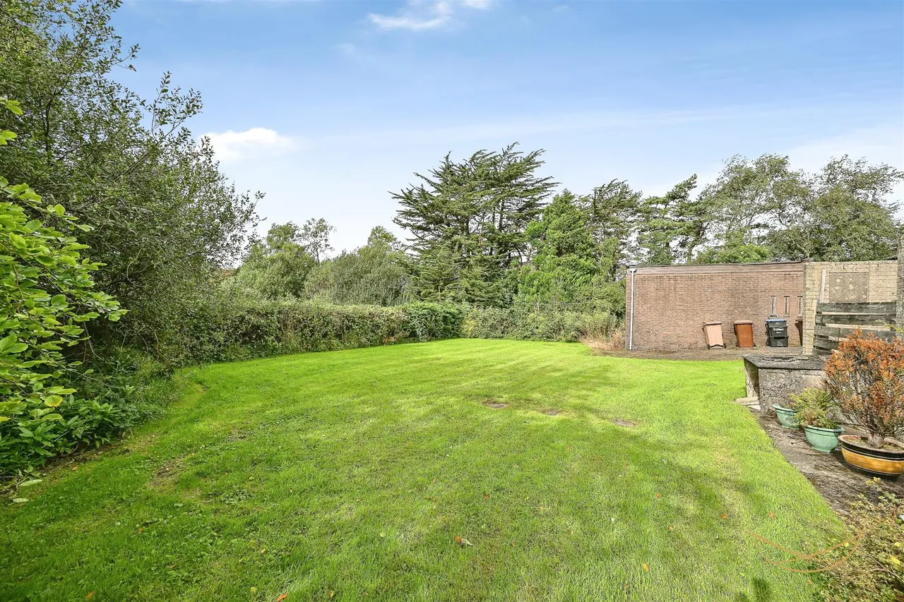 Mossvale Road, Newtownabbey, BT36 4TT, photo 13