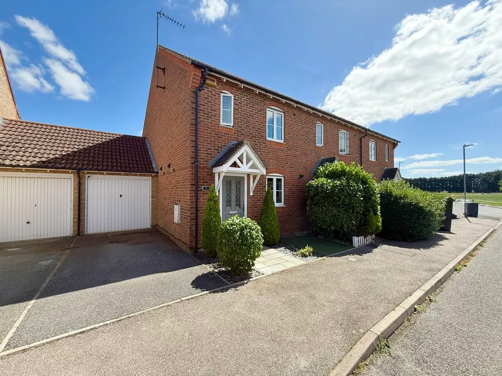 2 bed house for sale — Gibson Drive, Leighton Buzzard LU7 4HF