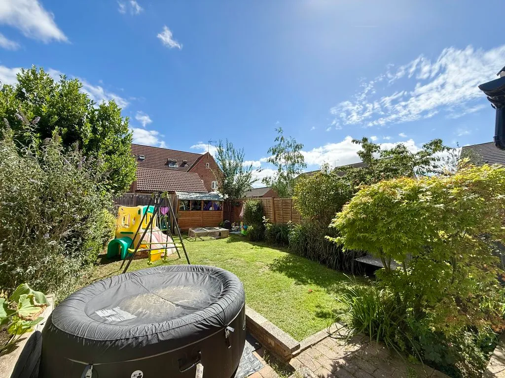 Gibson Drive, Leighton Buzzard LU7 4HF, photo 9