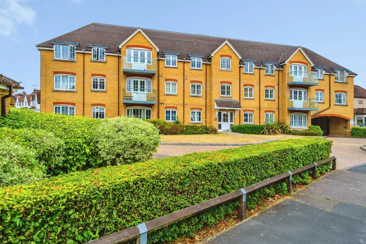 St. Albans Road, Watford, WD25, photo 11
