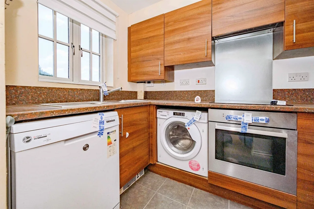 St. Albans Road, Watford, WD25, photo 6