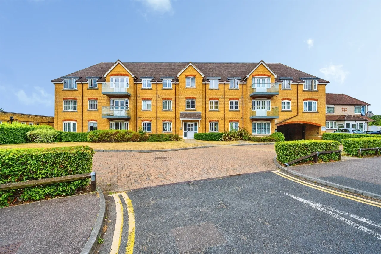 St. Albans Road, Watford, WD25, photo 12
