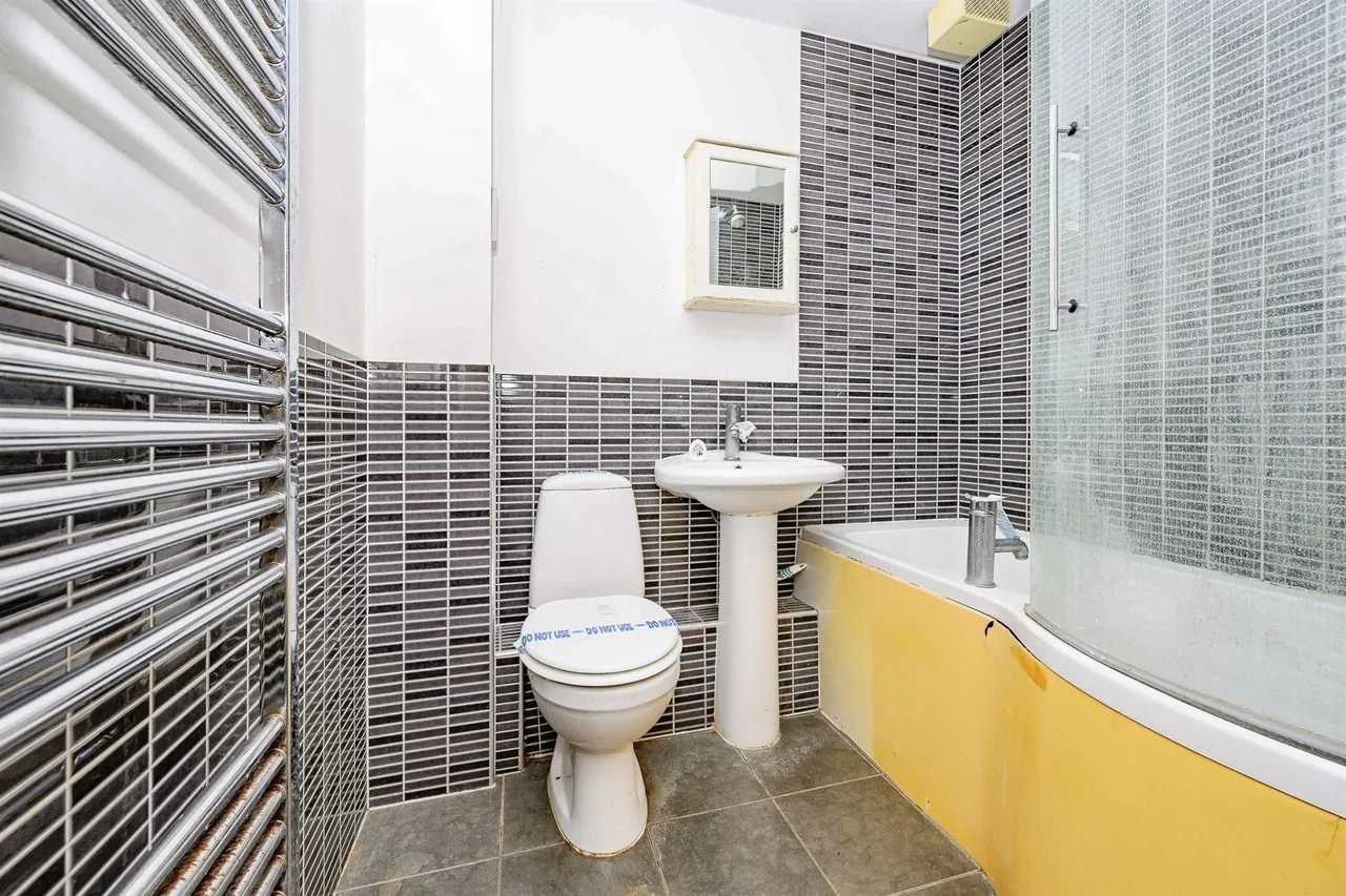 St. Albans Road, Watford, WD25, photo 3