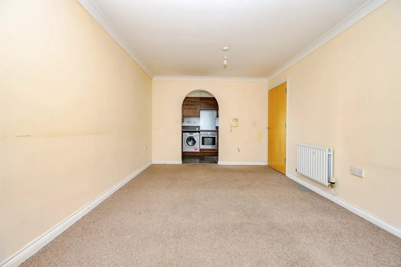 St. Albans Road, Watford, WD25, photo 8