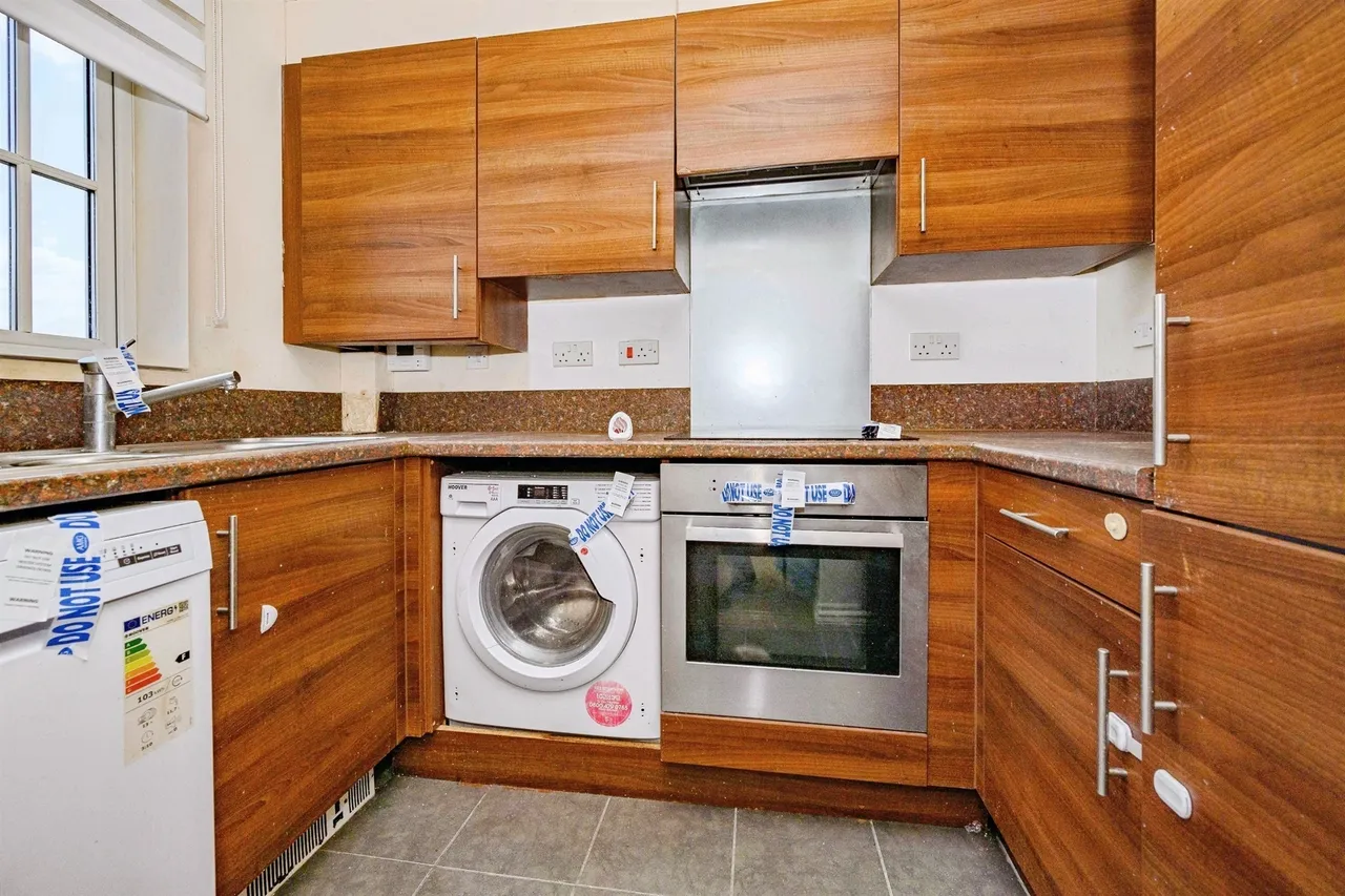St. Albans Road, Watford, WD25, photo 2