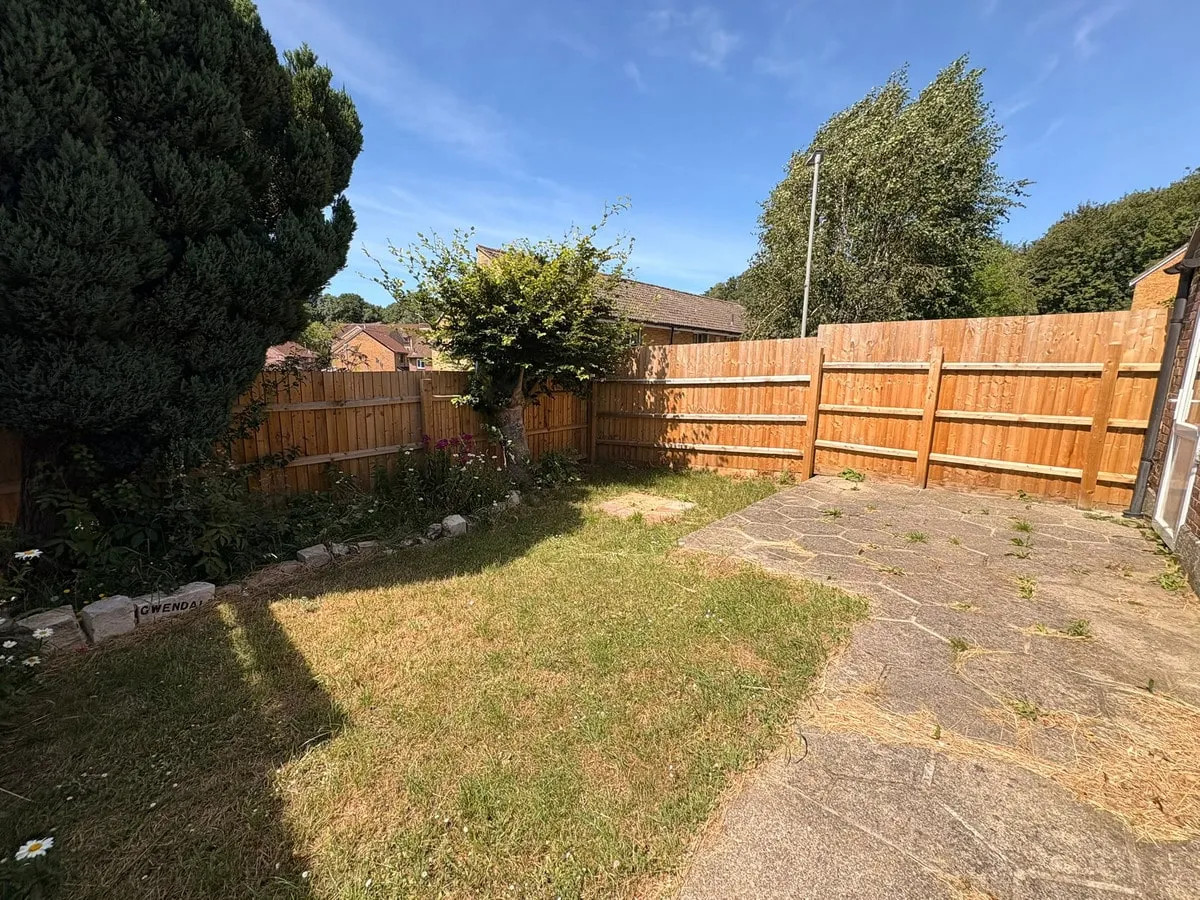Badbury Drive, Blandford Forum, DT11, photo 3