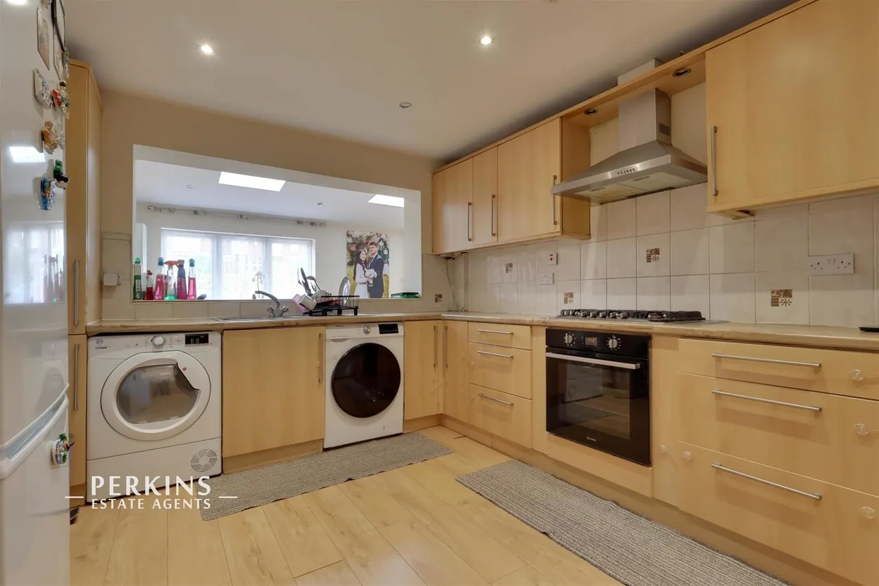 Ramsey Close, Greenford, UB6, photo 8
