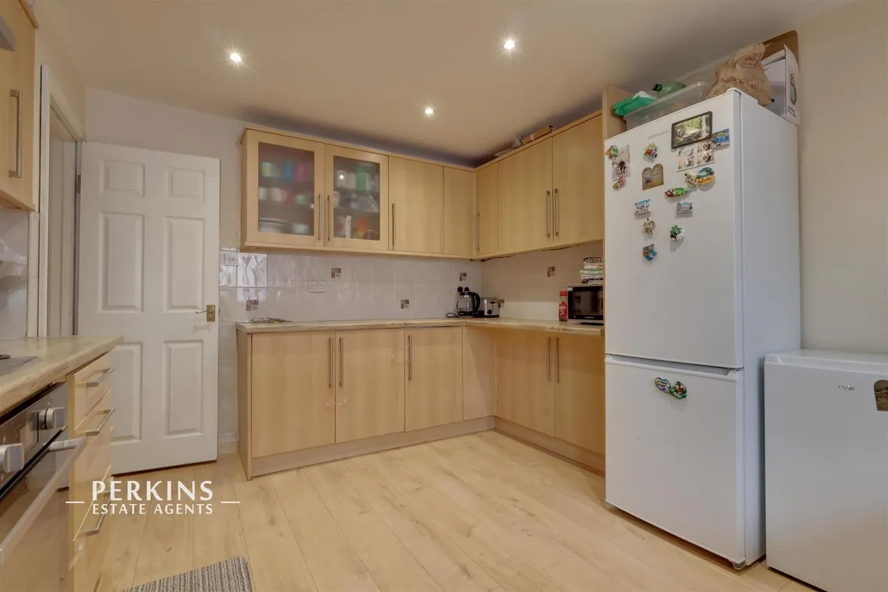 Ramsey Close, Greenford, UB6, photo 7