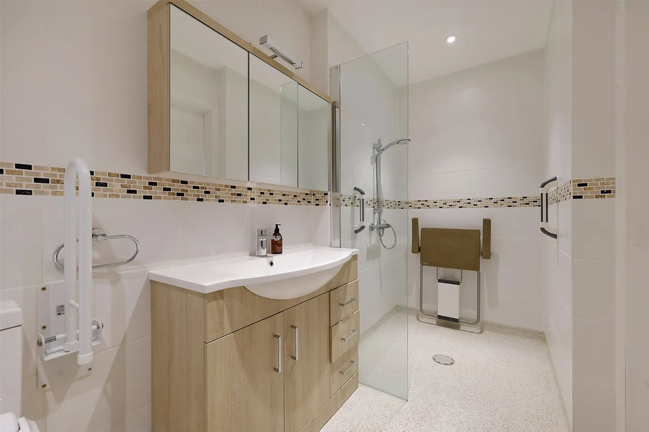 The Street, Capel, RH5, photo 18