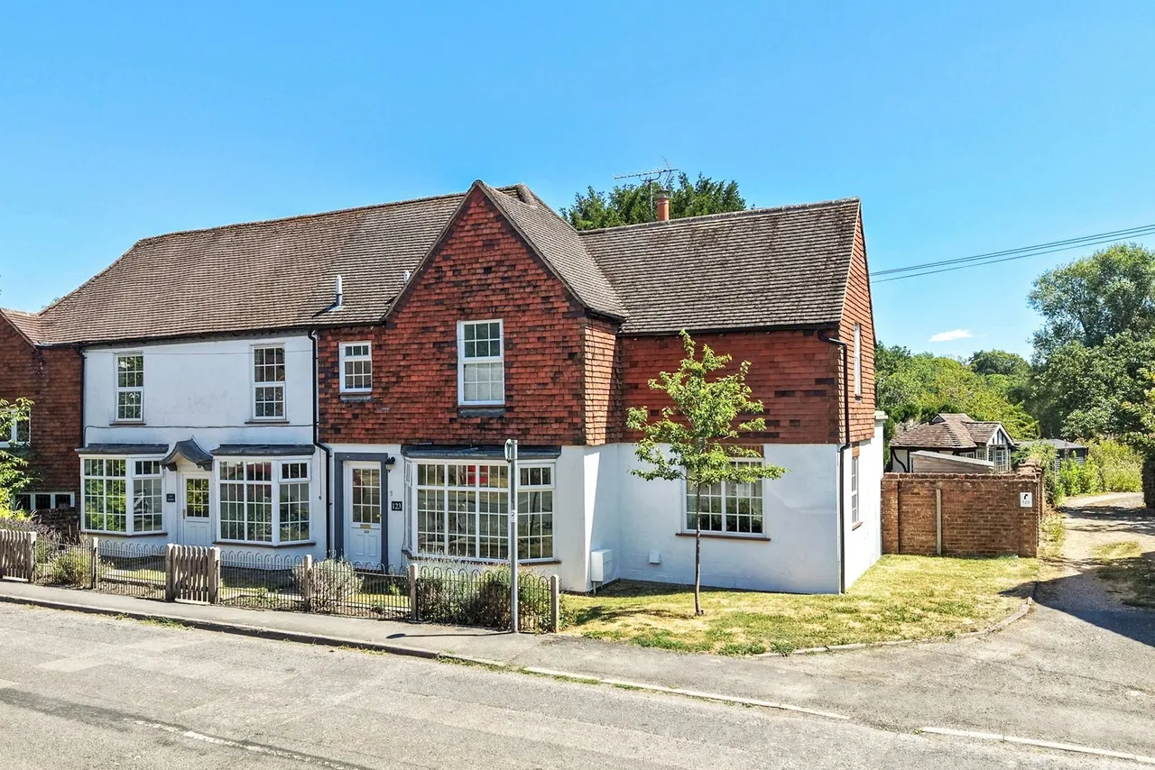 5 bed property for sale, The Street, Capel, RH5