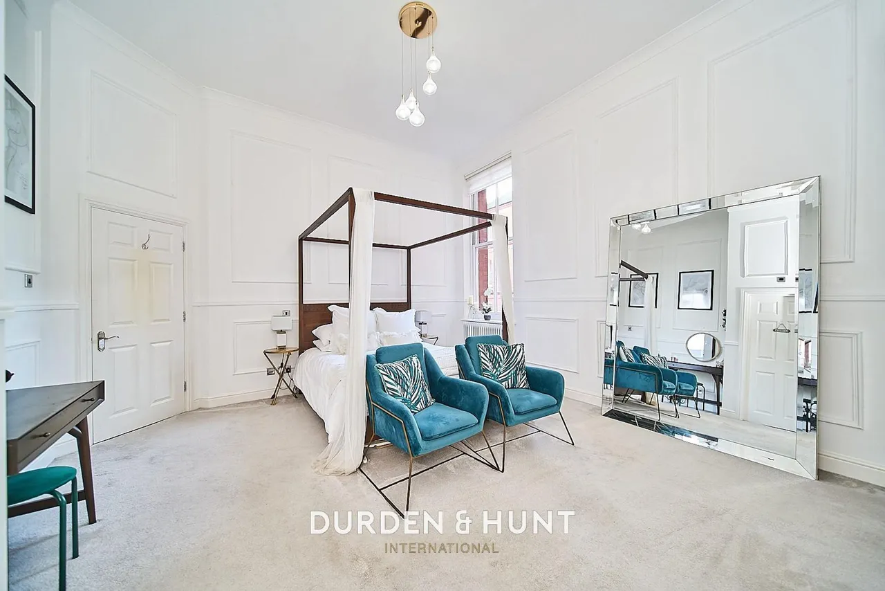 Brandesbury Square, Woodford Green, IG8, photo 3