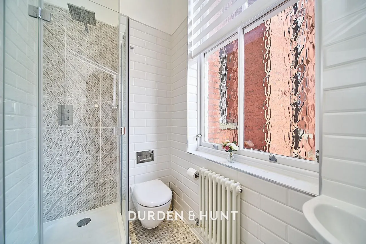 Brandesbury Square, Woodford Green, IG8, photo 15