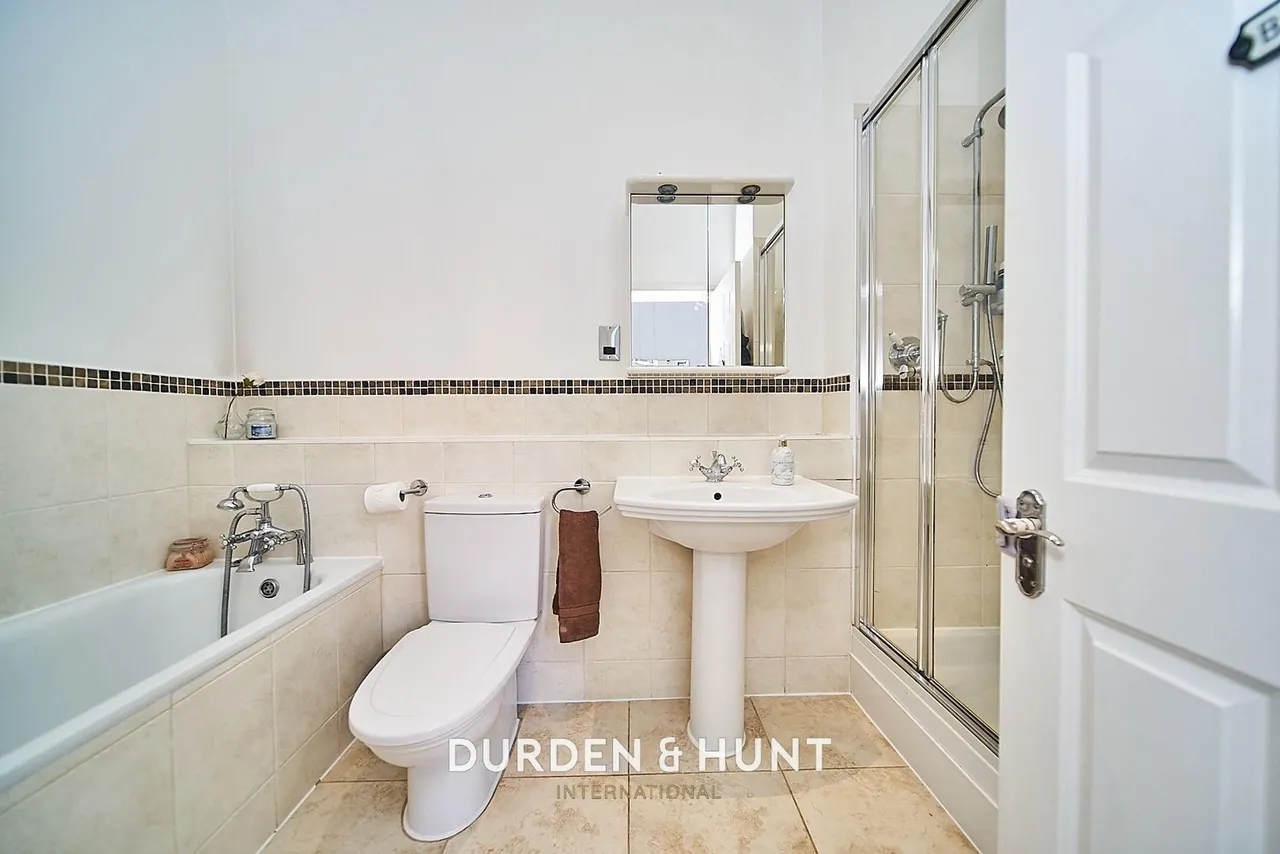 Brandesbury Square, Woodford Green, IG8, photo 10
